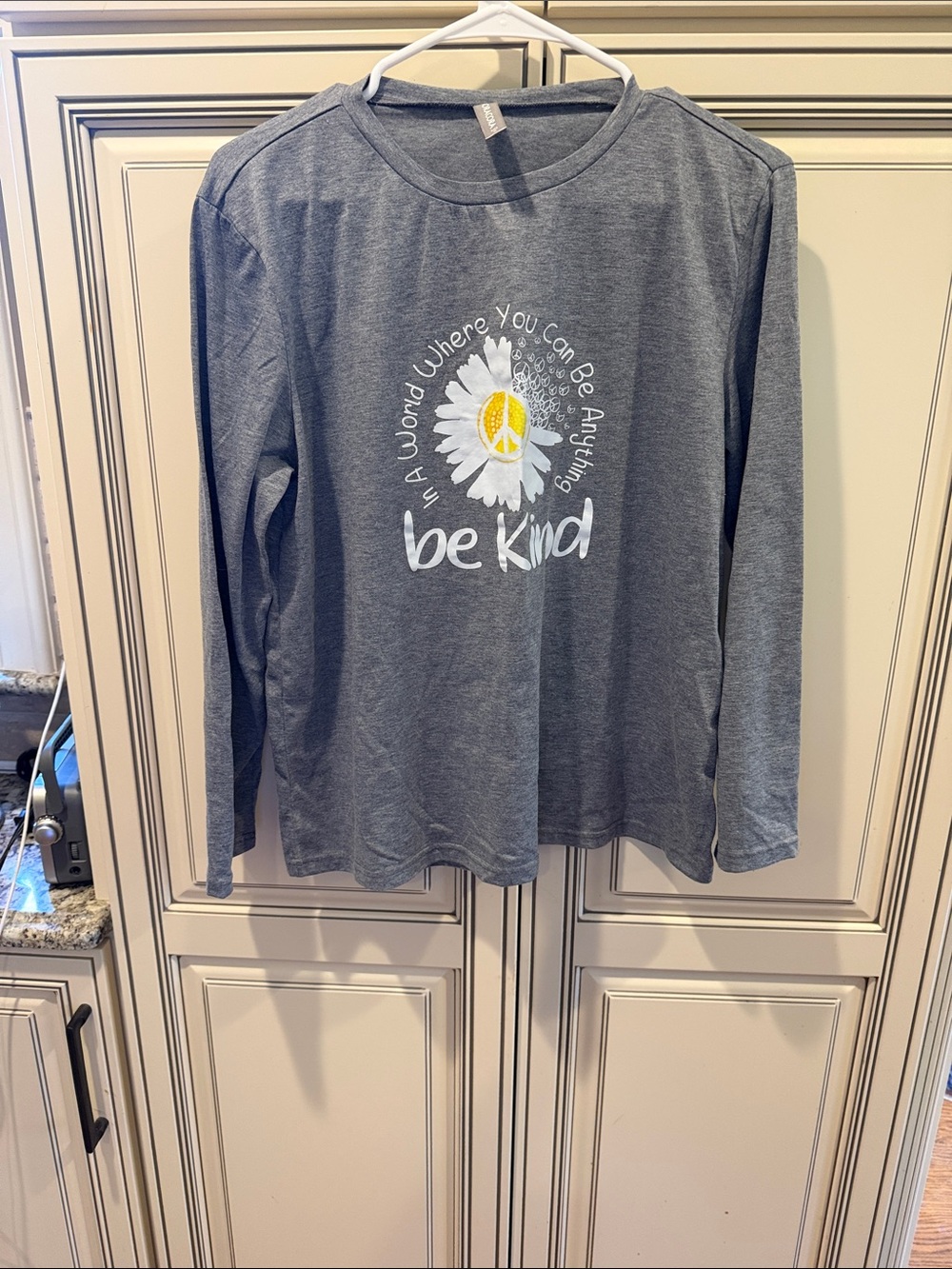 Be Kind Daisy Graphic Long-Sleeve Tee - Gray
